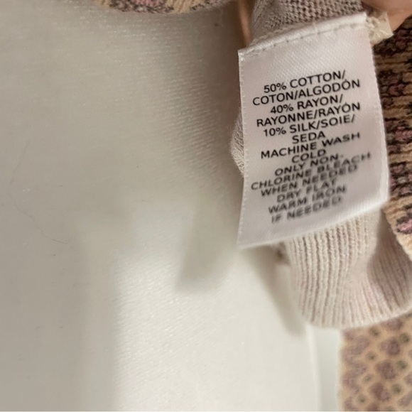 Silk Knit Crewneck Floral Print Delicate Lightweight Sweater Top - Picture 6 of 8